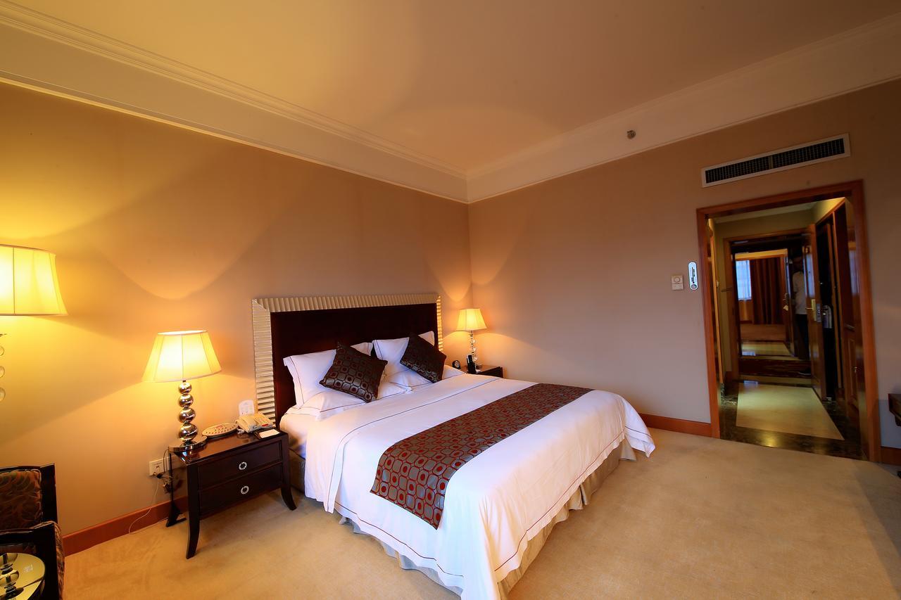 Country Garden Phoenix Hotel Jingmen Bagian luar foto