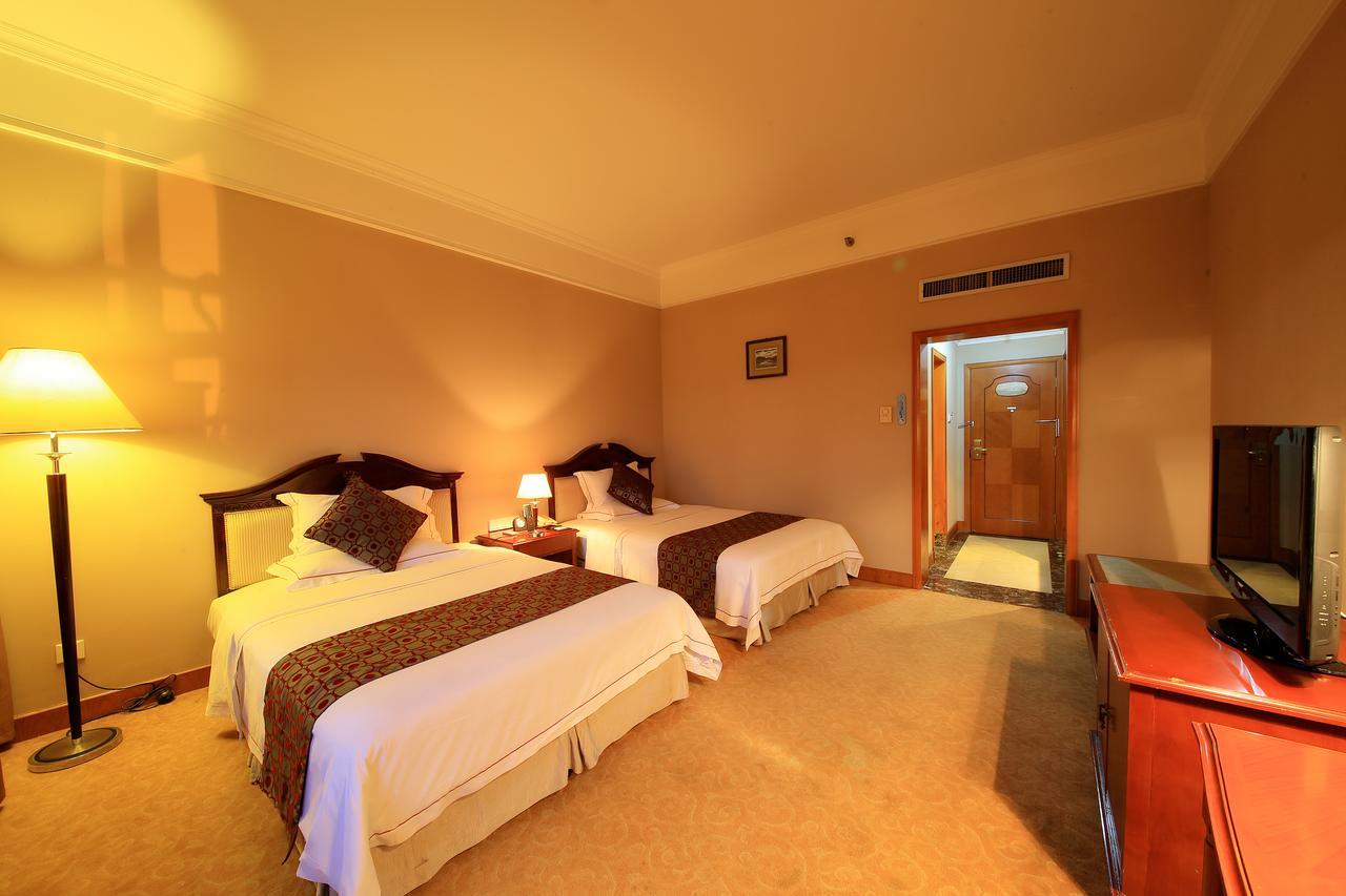 Country Garden Phoenix Hotel Jingmen Bagian luar foto