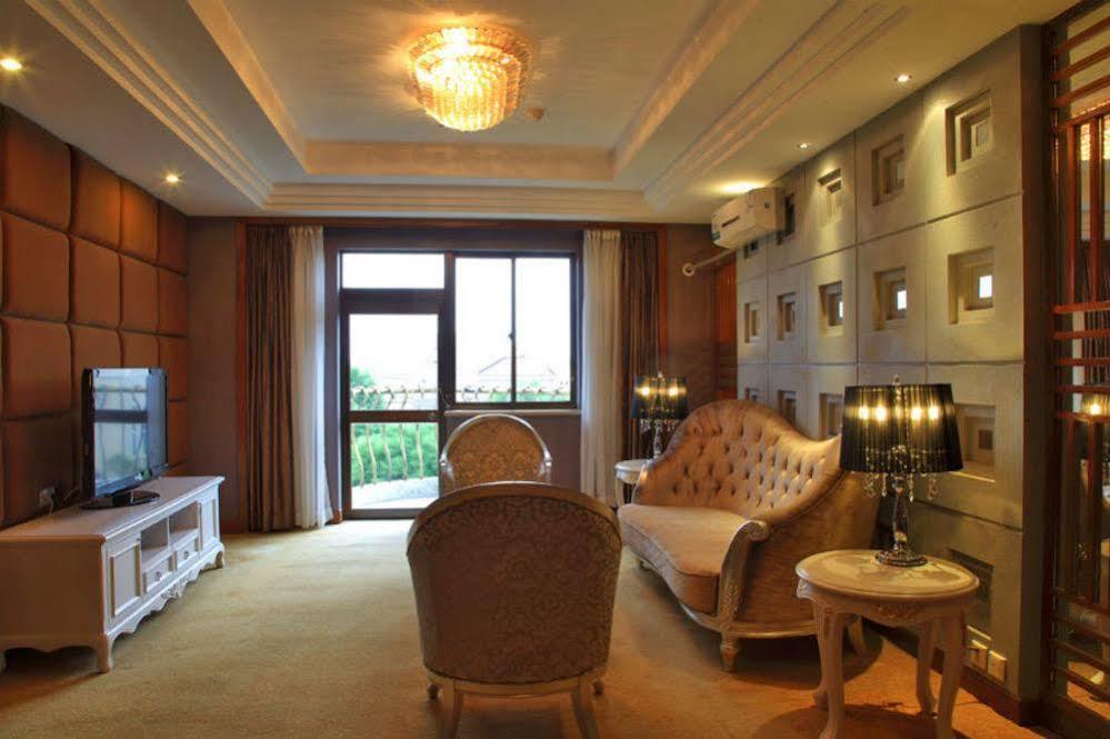 Country Garden Phoenix Hotel Jingmen Bagian luar foto
