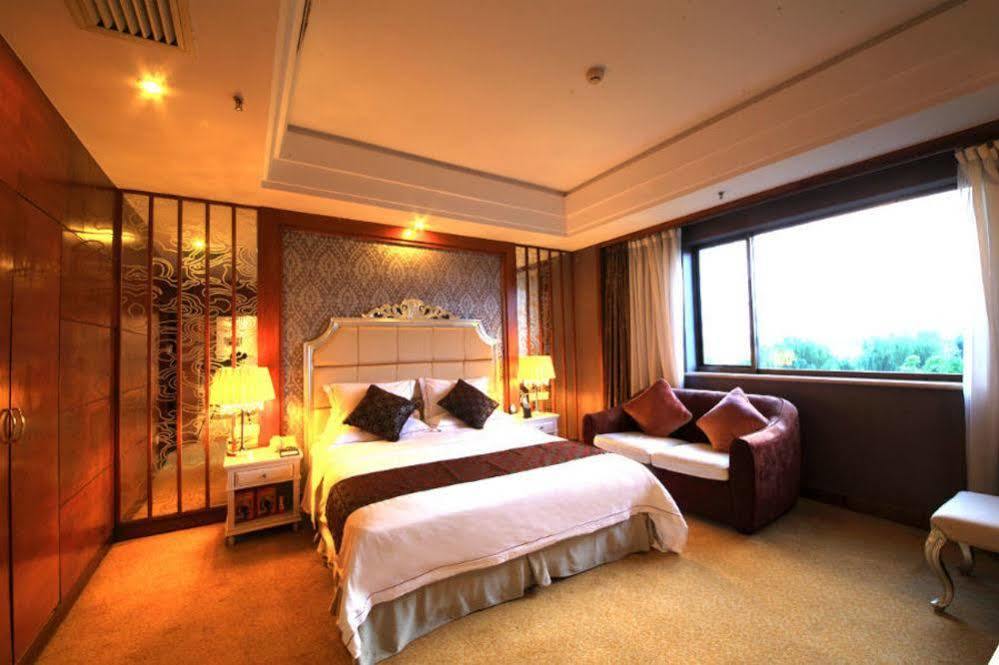 Country Garden Phoenix Hotel Jingmen Bagian luar foto