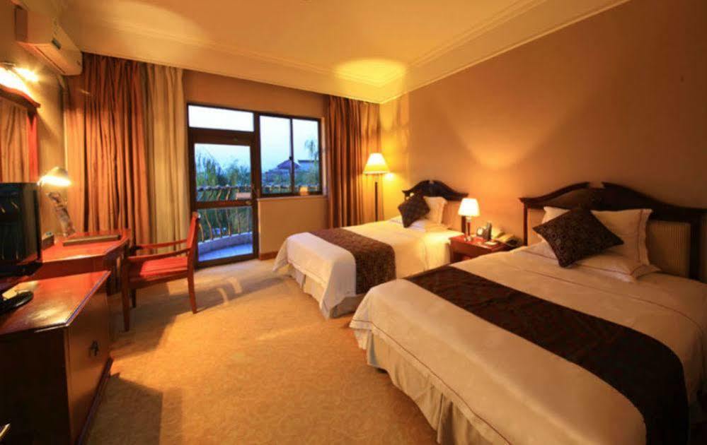 Country Garden Phoenix Hotel Jingmen Bagian luar foto