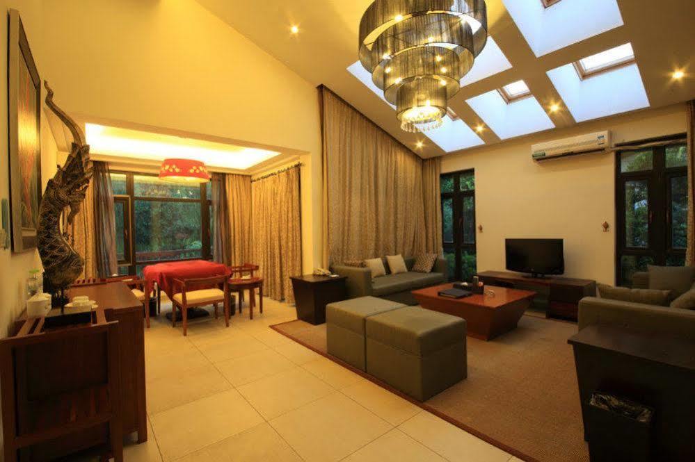 Country Garden Phoenix Hotel Jingmen Bagian luar foto